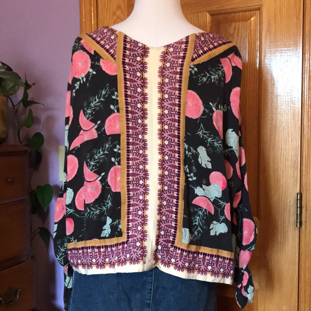 FREE PEOPLE 💜 Crop Wide sleeve tops, super soft, tie details, comfortable